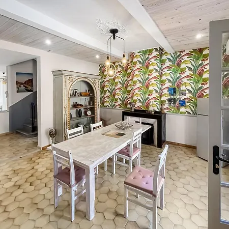 Superbe Avec Piscine, 4 A Villa